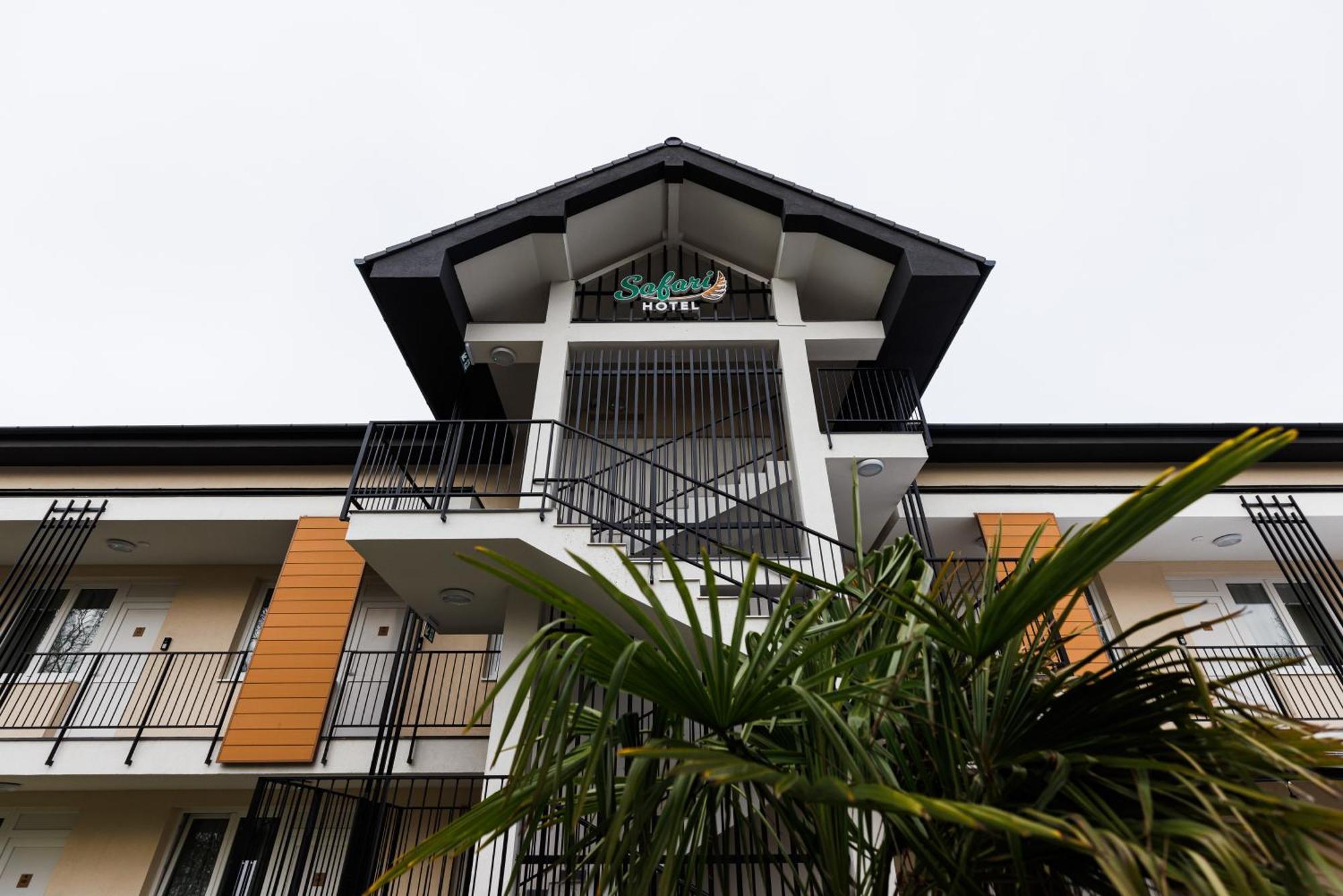 Safari Hotel セゲド エクステリア 写真