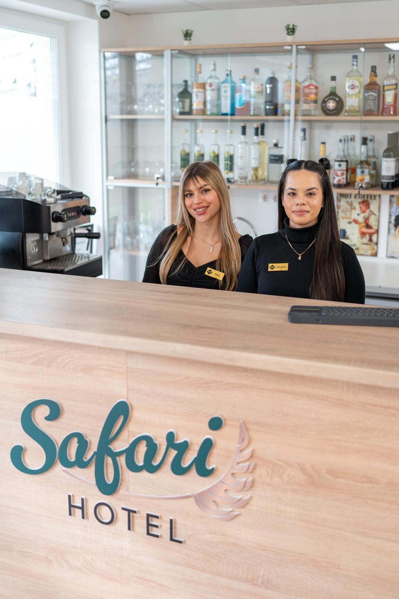 Safari Hotel セゲド エクステリア 写真